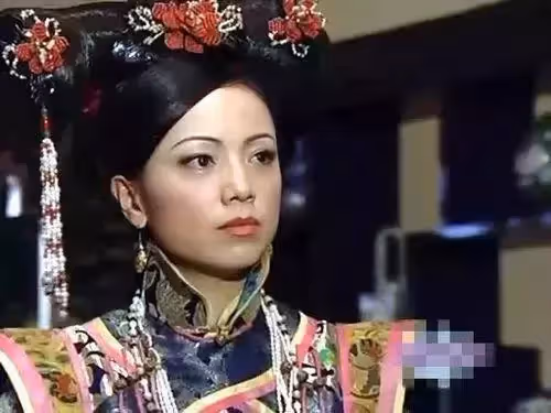 56歲鄧萃雯自幼身世悲慘,先無父母後無家,愛江華如命卻被「算計」落得一世駡名:我自出生就是個意外!