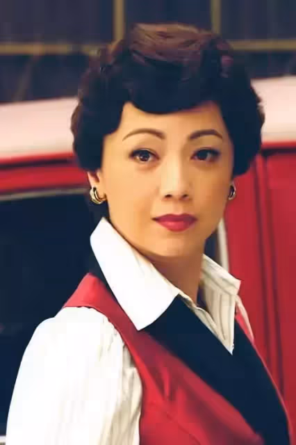 56歲鄧萃雯自幼身世悲慘,先無父母後無家,愛江華如命卻被「算計」落得一世駡名:我自出生就是個意外!