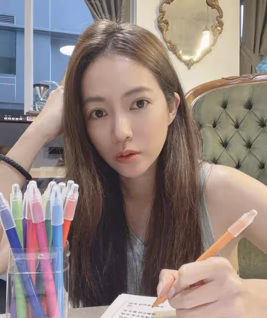 43歲女星淡出熒幕兩年曝近況,變富婆CEO身價上億,稱副業更賺錢