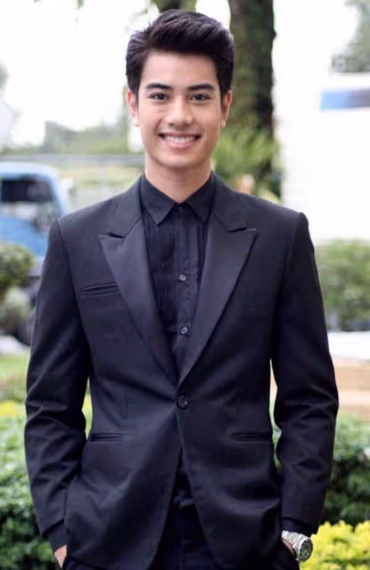 25歲泰國當紅男星睡夢中猝逝,叫不醒被緊急送醫,家人未透露死因
