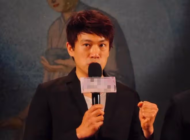 46歲男星自曝想出家!單身9年變賣豪車,情路坎坷曾聲明終身不婚