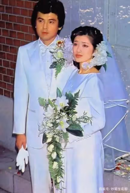 20歲爆紅東南亞！21歲為愛隱退「夫對她許下3個承諾」　至今「沒違背一項」相愛相守42年