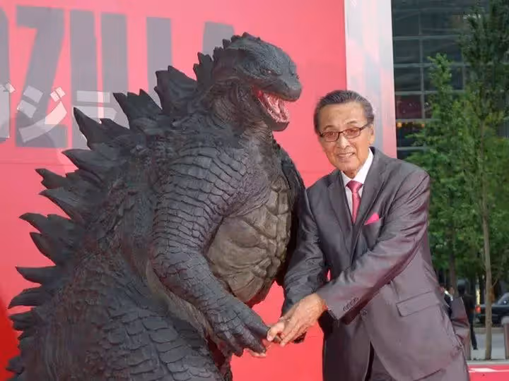 87歲資深男星驟逝！才剛宣傳電影「4天前曾喊腰痛」醫師變臉警告「痛這部位恐致命」：很快就走了