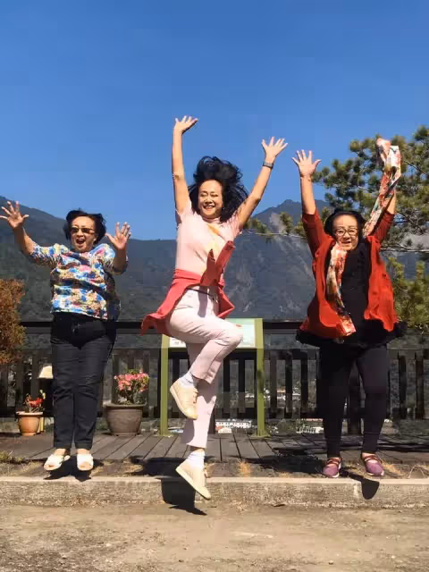 息影30年近況曝光！湯蘭花笑談「超愜意獨居生活」讓兒離家學獨立 69歲「重返部落幫忙」回饋家鄉