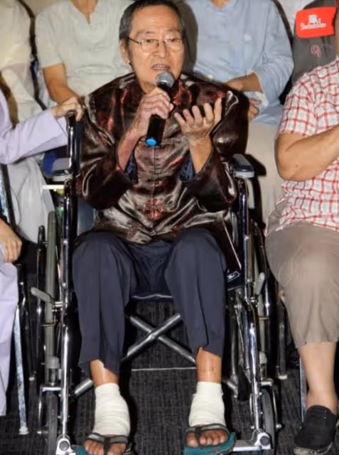 一路走好！74歲老戲骨出殯，家人遵循遺願，火化後將骨灰撒進大海
