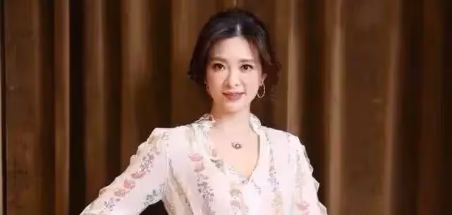 辛龍走出劉真離世陰影，最新發文帶來12個字，帶女兒開始新的生活