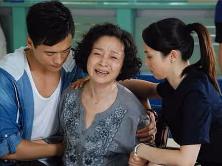 拆遷分三套房，爸媽留給俺，媽生病要賣房，老婆：賣房就離婚
