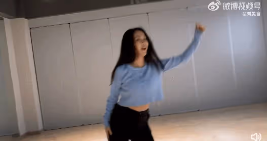 悄悄考研然後驚艷所有人,是乘風破浪的劉美含