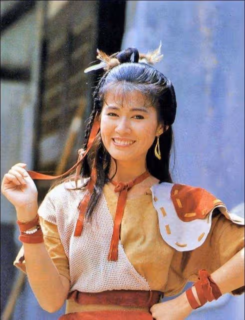 亞視前當家花旦久違復出，曾是「最美梅超風」，大女兒選港姐落敗