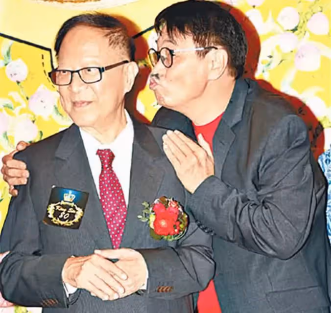 李力持為85歲鐘景輝慶生，一代戲劇大師至今未婚，患病後淡出熒幕