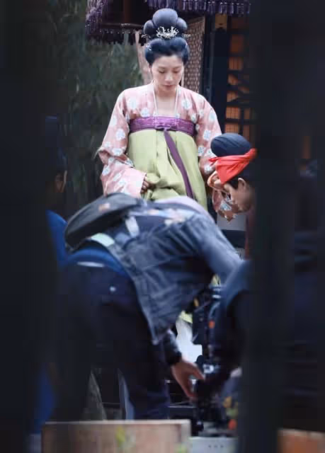 內地新劇造型曝光！TVB花旦身穿唐裝溫婉大氣，網友大讚氣質出眾