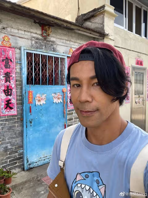 TVB實力男星自曝曾與林峰做比較，稱各方面不輸對方，奈何不受捧