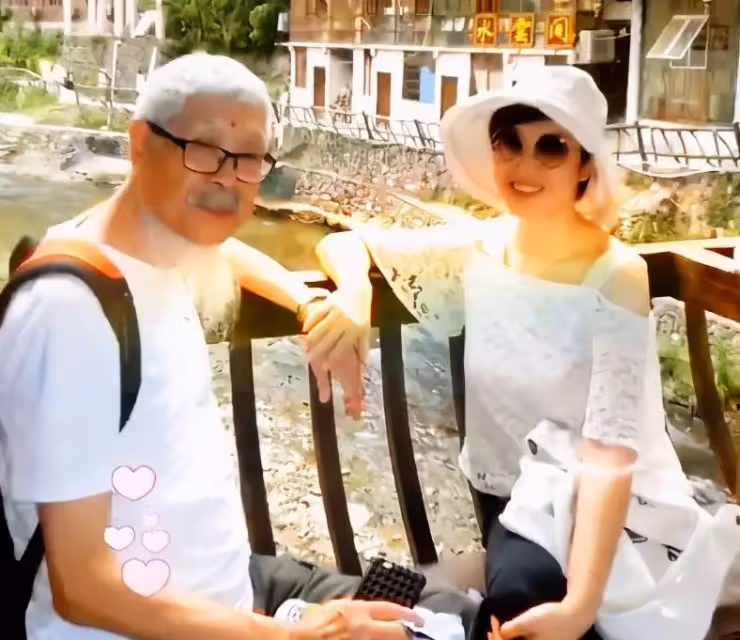54歲陳法蓉，把親情看得很重要，與老父親相依為命
