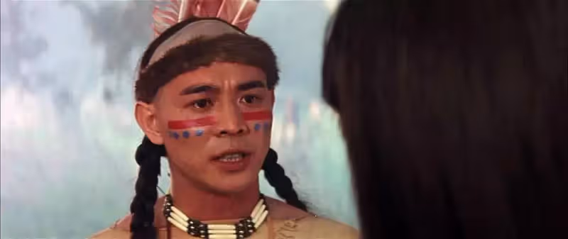成龍遭洪金寶背叛，一個鏡頭差點讓他癱瘓，好兄弟鬧翻7年無合作
