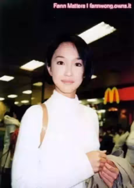 50歲范文芳,與丈夫恩愛12年,周年甜蜜同框,老公鬍子花白顯老「仍滿眼是愛」網羨:永遠的神仙俠侶