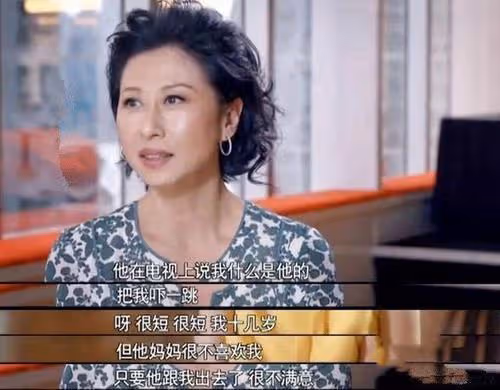 他敢在春晚「蹦迪」，導演都不敢拍他下半身，費翔為何被封殺14年