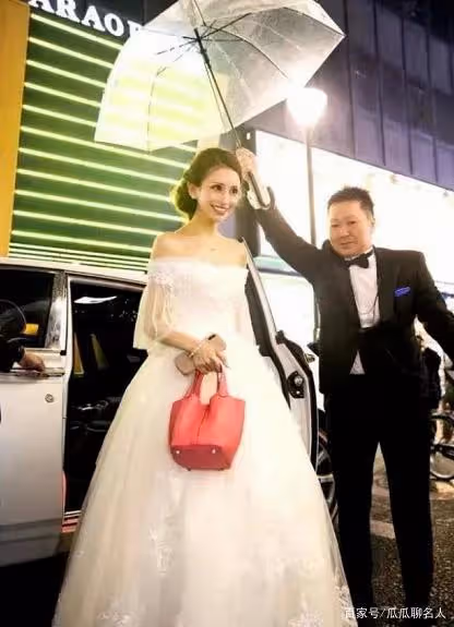 她是日本第一女公關,年薪2億,卻滴酒不沾,憑啥稱霸日本夜場?