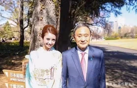 她是日本第一女公關,年薪2億,卻滴酒不沾,憑啥稱霸日本夜場?