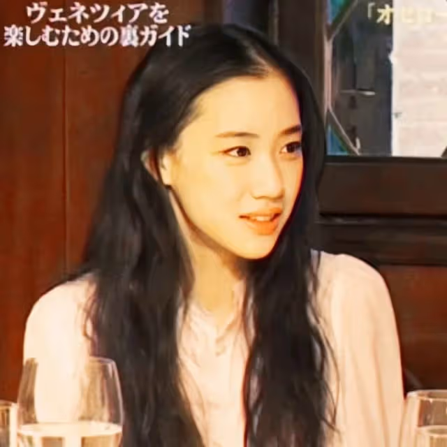 日本國寶級美女蒼井優,渣出新高度,卻嫁給第一醜男