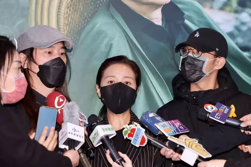 為老戲骨送行！方文琳哭紅眼「曝唐川生前暖舉」7小時恩情難忘　橫跨台灣3代人「今獲總統褒揚令」榮耀離別