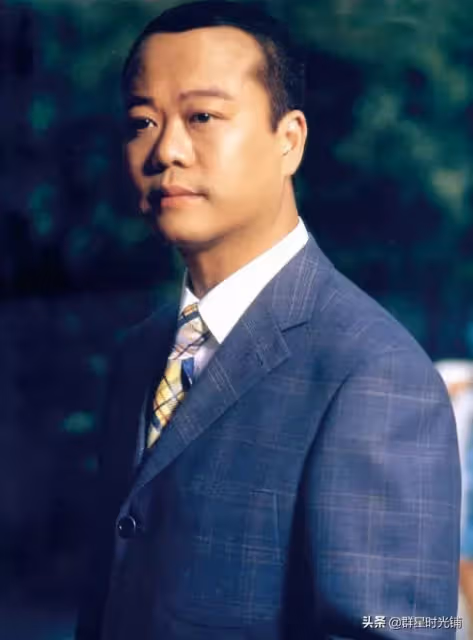 他是TVB最醜視帝!卻被賭王孫女倒追「被罵吃軟飯」 婚後「頂客25年」感情恩愛如初