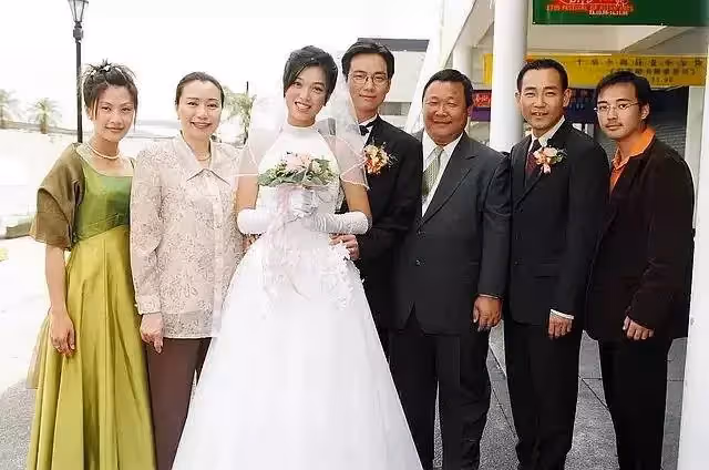 「小棠菜」李珊珊曬素顏自拍照,臉圓得像個球,身材發胖明顯認不出,媒評「與角色相差明顯」,網友:健康快樂就好