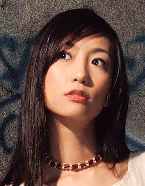 她為愛與母鬧翻,女兒卻為情殞命,曾經的玉女應采靈,年老膝下無子,與夫相依為命