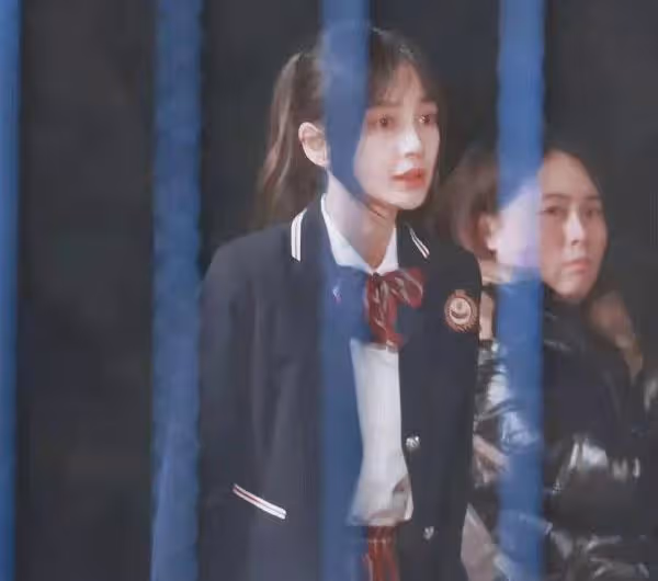 41歲李准基海報很帥,新戲花絮卻暴露老態,相比鍾漢良太弱了!