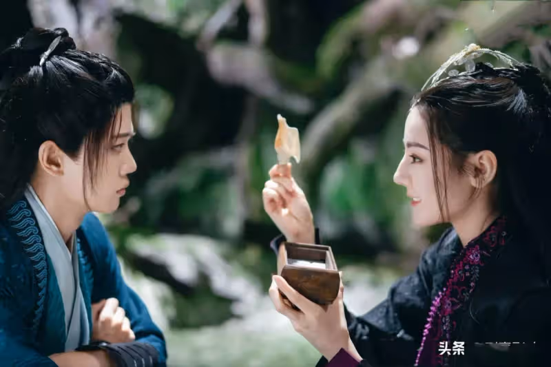 熱巴和已婚的任嘉倫演情侶，但卻甜到不行