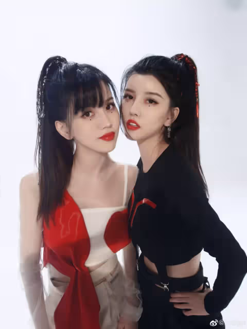 才被罵是小三!30歲女星「上山虔誠拜佛」香爐寫心願 跪地祈禱網愣了:「這間廟求子最靈」