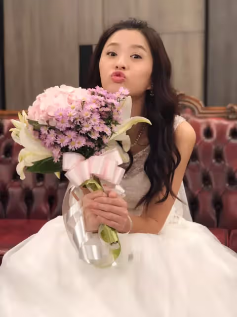 姐代父職！李燕18歲養家「湊錢繳營養午餐」全是零錢 每到父親節「弟弟必傳簡訊」淚謝拉拔長大