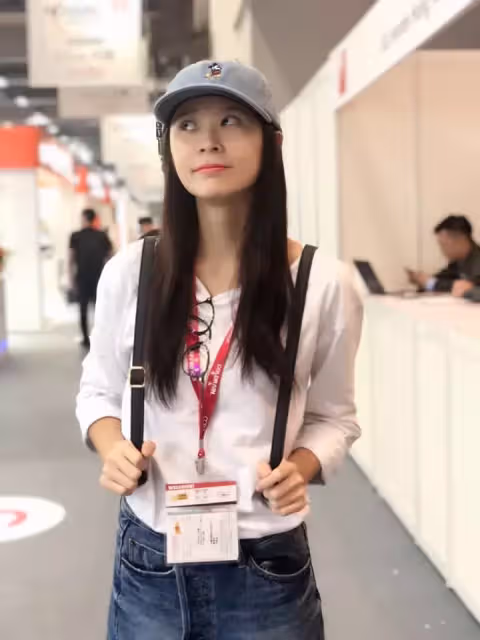姐代父職！李燕18歲養家「湊錢繳營養午餐」全是零錢 每到父親節「弟弟必傳簡訊」淚謝拉拔長大