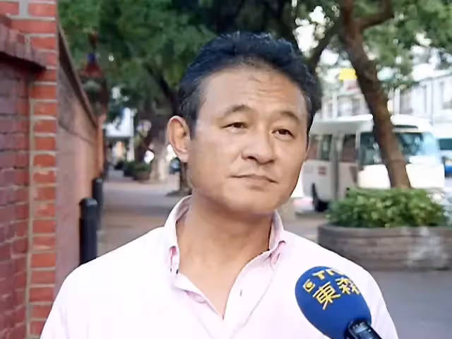 路邊開轟臨演！金鐘戲王「罵到對方下跪」向他求饒　私下模樣曝光「單親獨自養家」女兒報答養育之恩