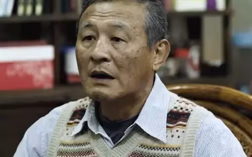 路邊開轟臨演！金鐘戲王「罵到對方下跪」向他求饒　私下模樣曝光「單親獨自養家」女兒報答養育之恩
