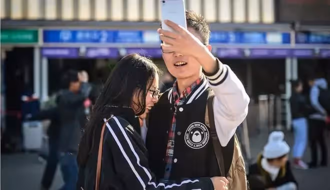 母親給30萬買房,婆婆連夜來家裡要錢:「你小叔子結婚要30萬」