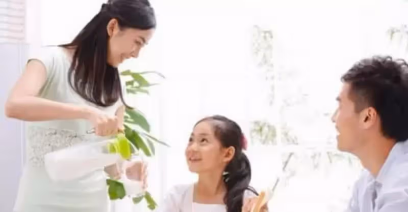 大兒媳生女孩，婆婆不聞不問，小兒媳生男孩婆婆送車和辦滿月酒席