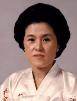 人間慘劇張美姬,被第一夫人摘除子宮,關進男子監獄5天