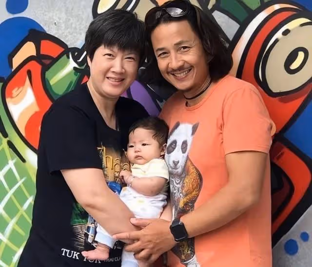 一路走好！香港知名男星宣告母親染疫後離世，因患病未接種疫苗