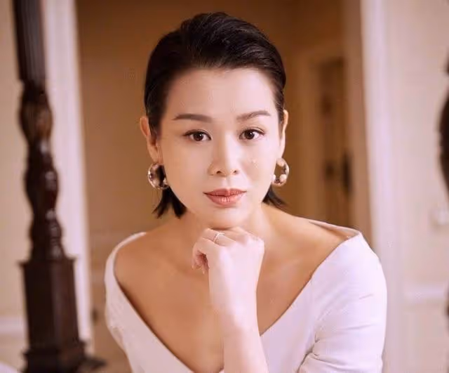 香港知名女星兩兒子被曝確診！傳在內地隔離，或將參加《浪姐3》