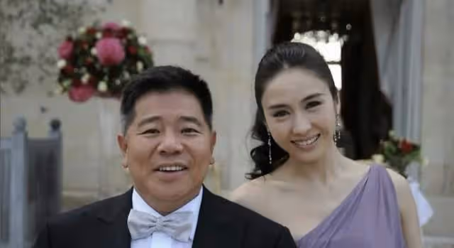 50歲黎姿罕曬女兒側臉，疑獨自帶娃遠赴上海工作，被曝將上浪姐3