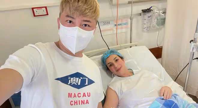 40歲關喆官宣三胎生女，高顏值外籍妻子搶鏡，出身名門楊坤做媒人