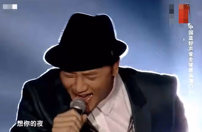 40歲關喆官宣三胎生女，高顏值外籍妻子搶鏡，出身名門楊坤做媒人