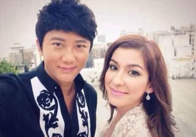 40歲關喆官宣三胎生女，高顏值外籍妻子搶鏡，出身名門楊坤做媒人