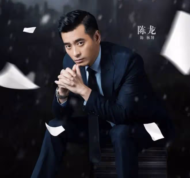 朱迅含淚致敬醫護人員,穿5分鐘防護服滿臉勒痕,吹手套自嘲外行
