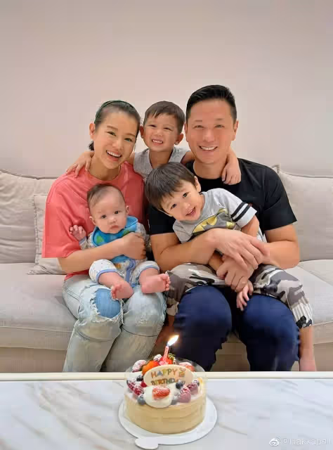 胡杏兒兒子被曝感染新冠,工作室回應已痊癒,孩子隱私曝光惹爭議