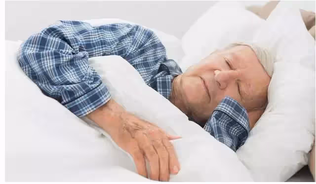 50歲後要睡多久?研究指出「最佳睡覺時間」苦勸:別被8小時綁架!