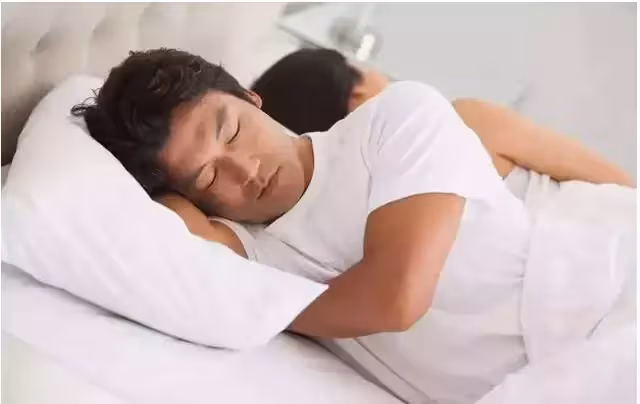 50歲後要睡多久?研究指出「最佳睡覺時間」苦勸:別被8小時綁架!