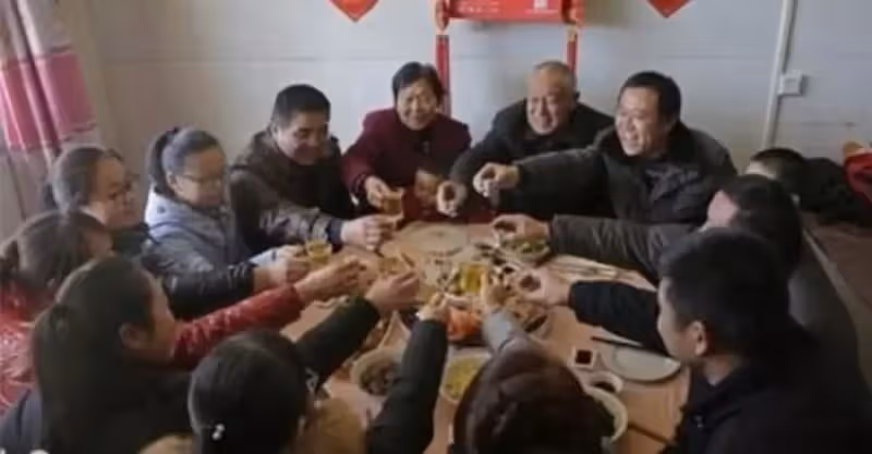 負人情債活著！老公家「窮親戚來串門」我半小時做8個菜　端上桌卻「無一人動筷子」：沒底線真可怕