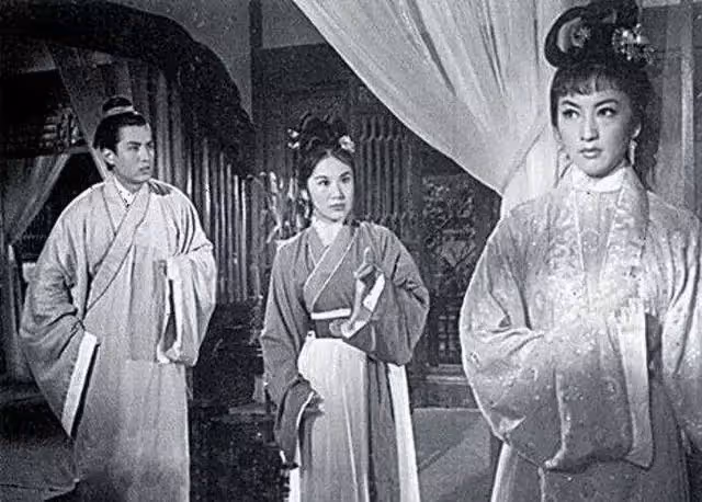 因「黃藥師」爆紅！ 三任妻子個個貌美如花 「脾氣梗直差點被謝賢掌摑」 今86歲依然堅持拍戲 ！