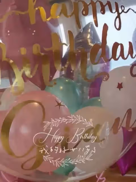 黎姿公開11歲雙胞胎女兒靚照！女兒左右為伴超幸福，打扮普通接地氣，模樣像極了媽媽
